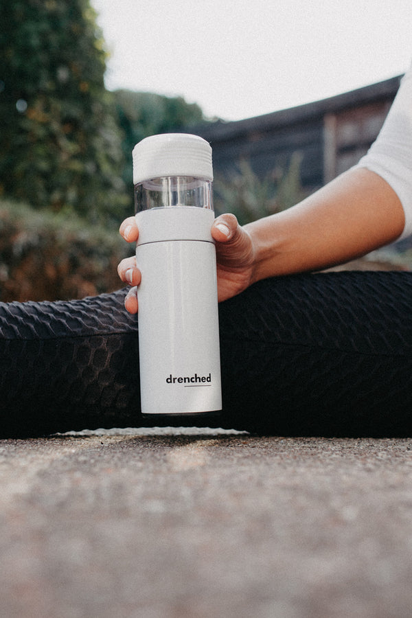drenched - Reusable Smart Infuser Bottle (white x mono edition)